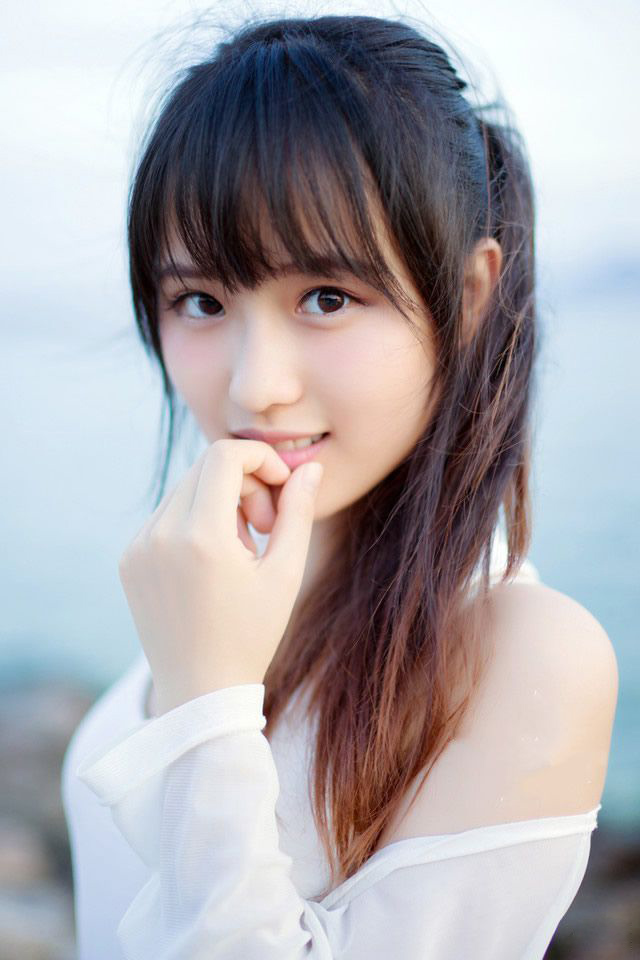 “退！退往夏口！”陈到咬了咬牙，此刻也只能退了，如果以柴桑大营的兵力来算，对方不可能在占据江夏，伏击自己的情况下，还有余力去夺取夏口，虽然眼下夏口已经成了一处死地，但除了夏口，他没有别的地方可退。